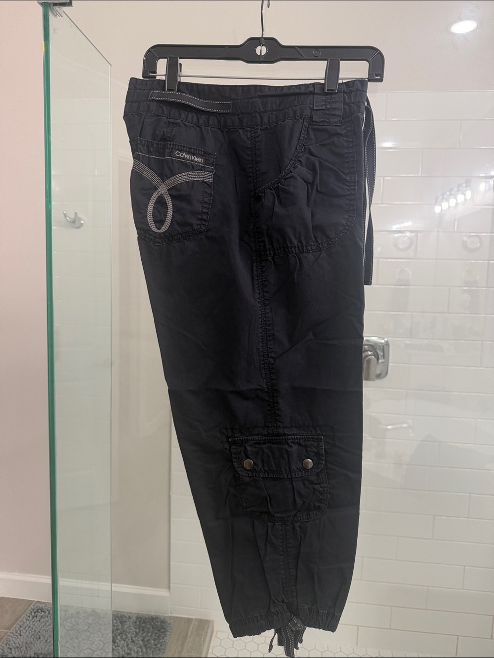 Calvin Klein Women’s Black Cargo Capris Pants with Contrast Stitching - size 12